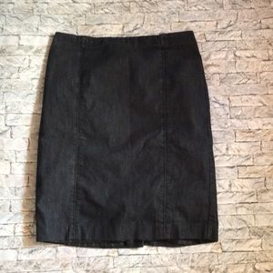 ⬇️Van Heusen dark blue Pencil Skirt Size 8